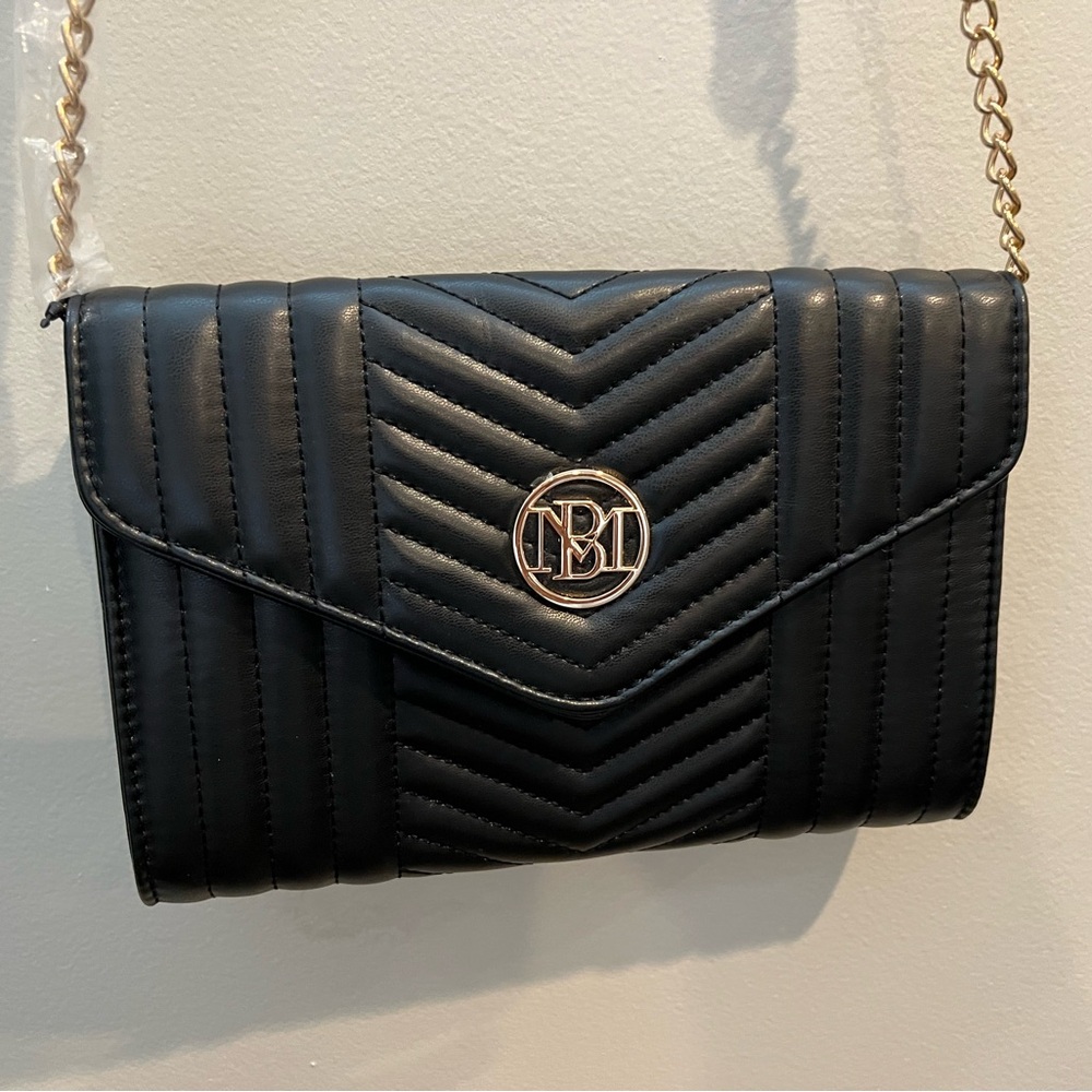 NWT Badgley Mischka - V Quilted Crossbody Envelope Purse - Black